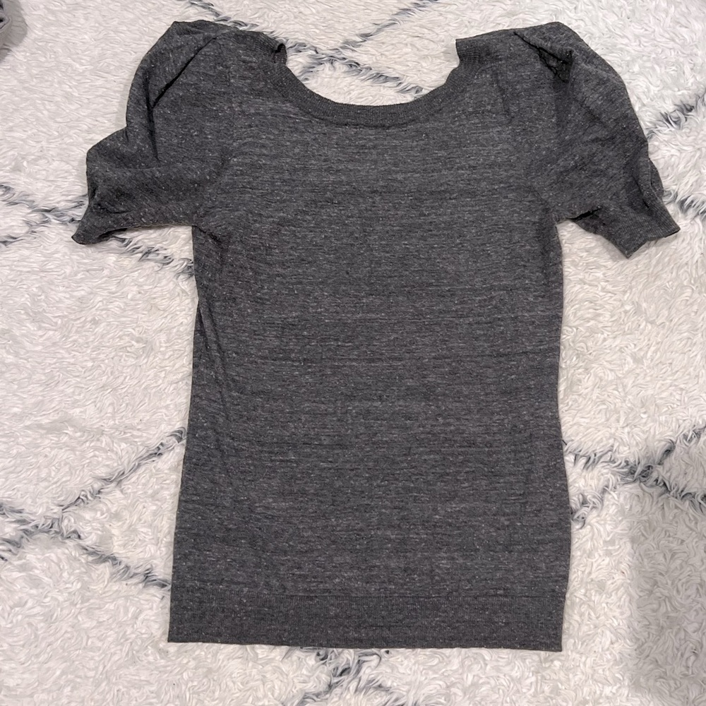 Short sleeve sweater